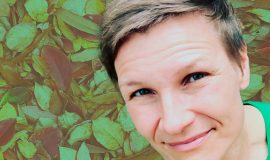 Tiina Karhapää - Elämä